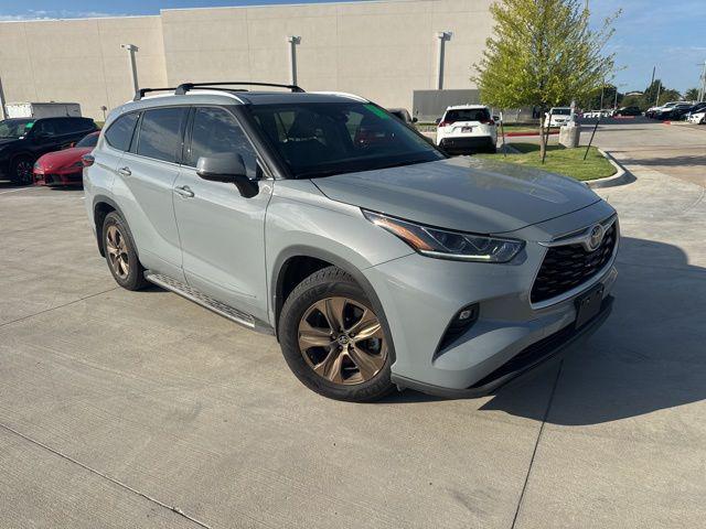 used 2022 Toyota Highlander Hybrid car, priced at $36,634