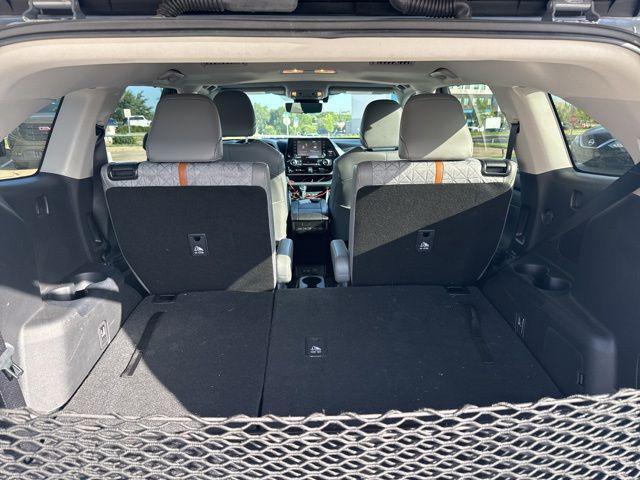 used 2022 Toyota Highlander Hybrid car, priced at $36,634