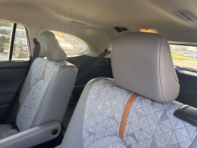 used 2022 Toyota Highlander Hybrid car, priced at $36,634