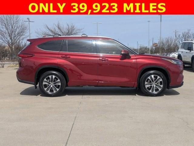 used 2020 Toyota Highlander car, priced at $32,096