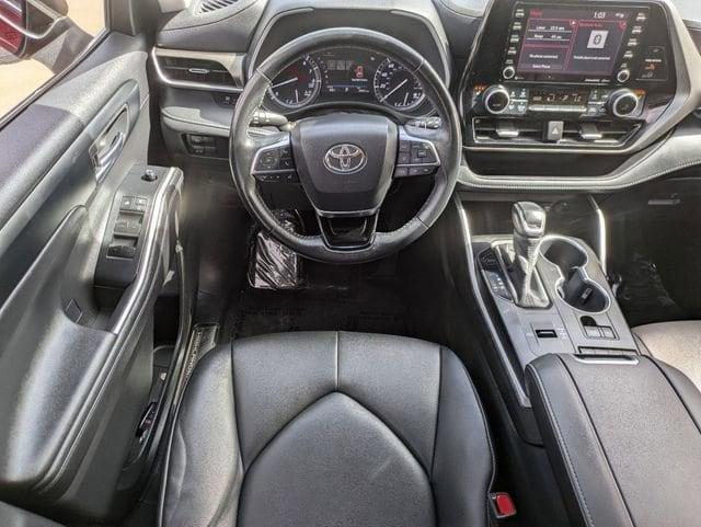 used 2020 Toyota Highlander car, priced at $32,096