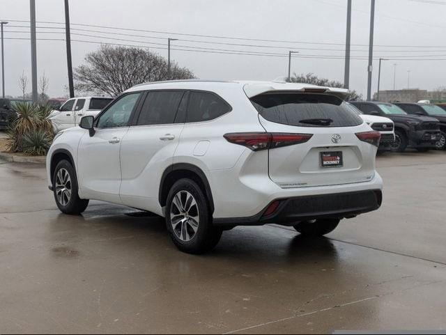 used 2024 Toyota Highlander car, priced at $40,398