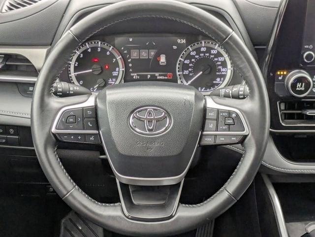 used 2024 Toyota Highlander car, priced at $40,398