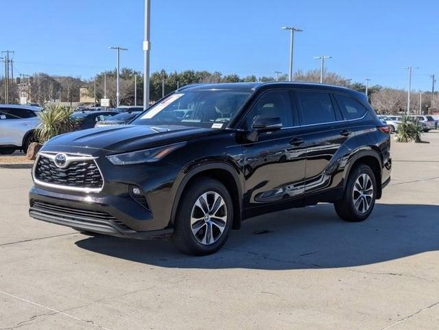 used 2021 Toyota Highlander car, priced at $35,481