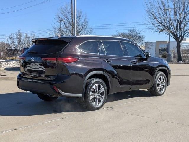 used 2021 Toyota Highlander car, priced at $35,481