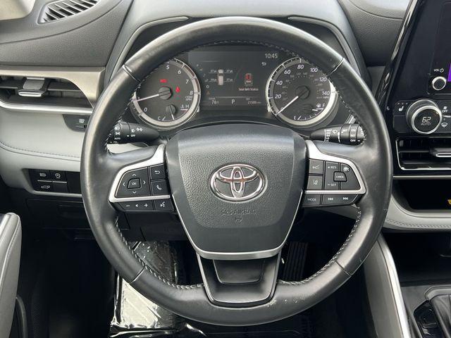 used 2023 Toyota Highlander car, priced at $37,901