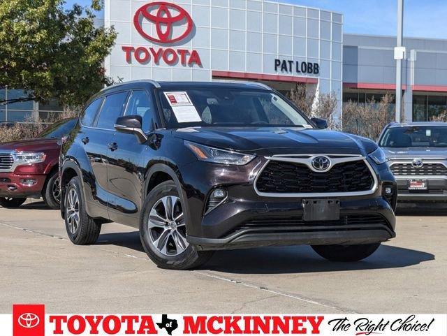 used 2022 Toyota Highlander car, priced at $33,481