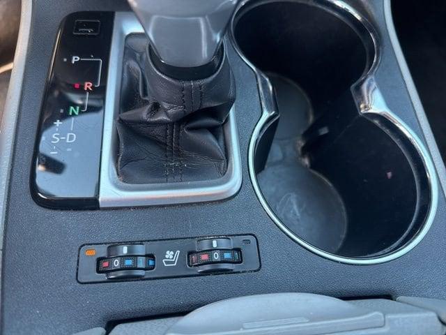 used 2015 Toyota Highlander car, priced at $20,902