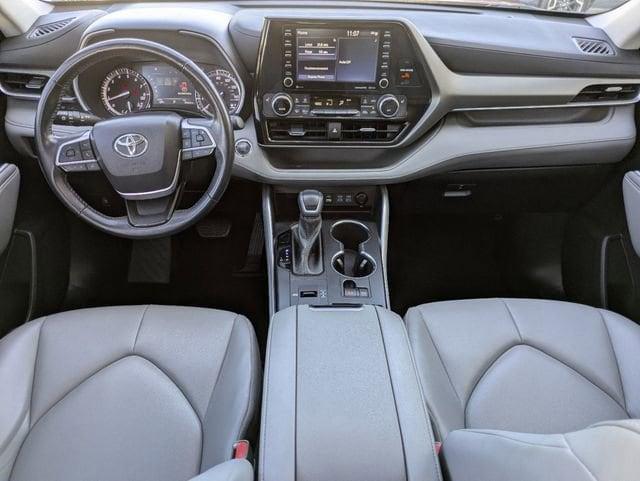 used 2022 Toyota Highlander car, priced at $35,001