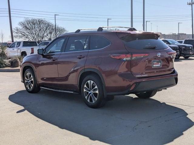 used 2022 Toyota Highlander car, priced at $35,001