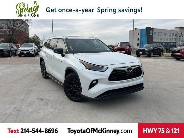 used 2022 Toyota Highlander car, priced at $37,687