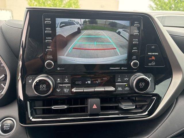 used 2021 Toyota Highlander car, priced at $34,817