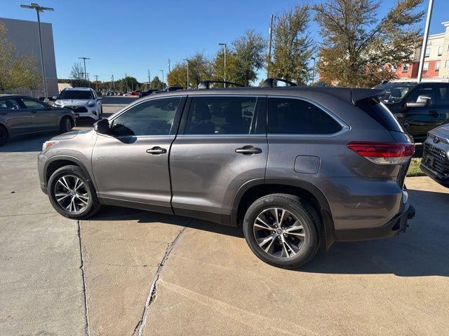 used 2019 Toyota Highlander car, priced at $22,528
