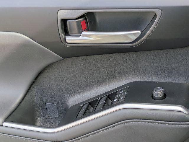 new 2026 Toyota Highlander car, priced at $52,462