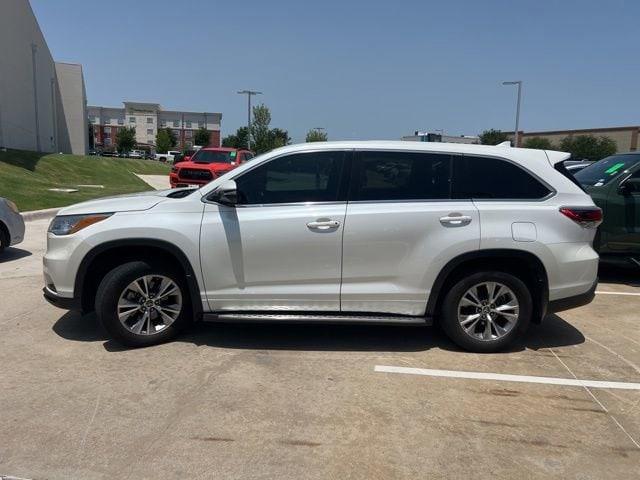 used 2016 Toyota Highlander car, priced at $18,497