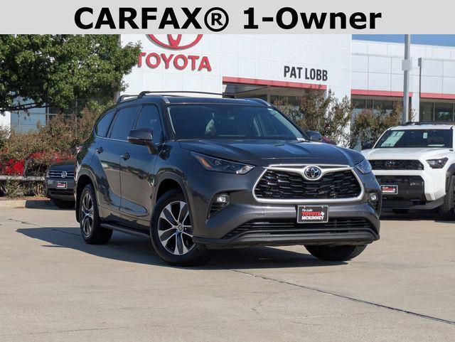 used 2022 Toyota Highlander car, priced at $36,800