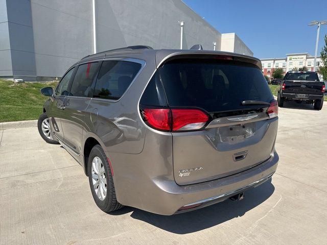 used 2017 Chrysler Pacifica car