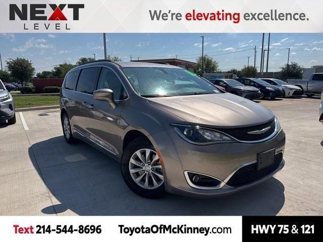 used 2017 Chrysler Pacifica car