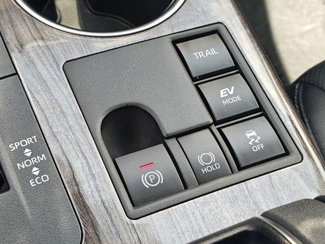 used 2024 Toyota Highlander Hybrid car, priced at $50,532