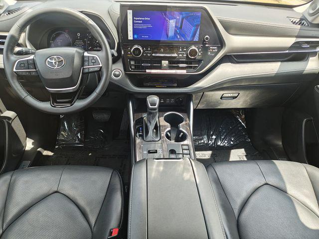used 2024 Toyota Highlander Hybrid car, priced at $50,532