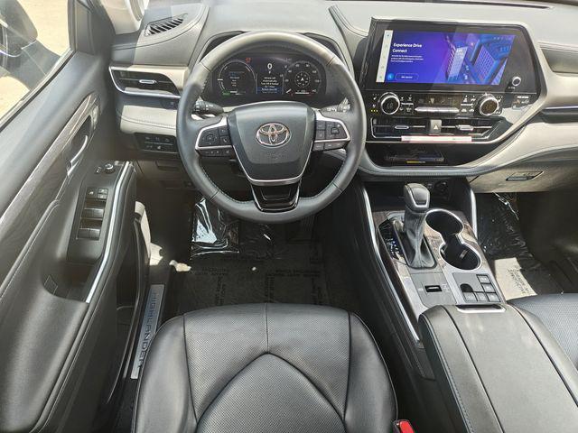 used 2024 Toyota Highlander Hybrid car, priced at $50,532