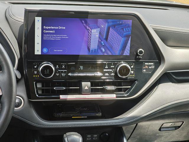 used 2024 Toyota Highlander Hybrid car, priced at $50,532