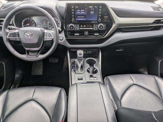 used 2022 Toyota Highlander car, priced at $34,901
