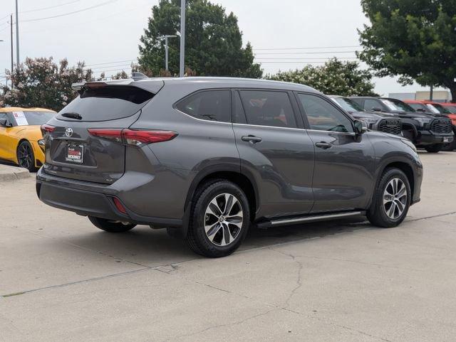 used 2022 Toyota Highlander car, priced at $35,485