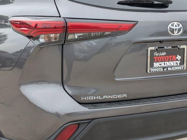 used 2022 Toyota Highlander car, priced at $35,485