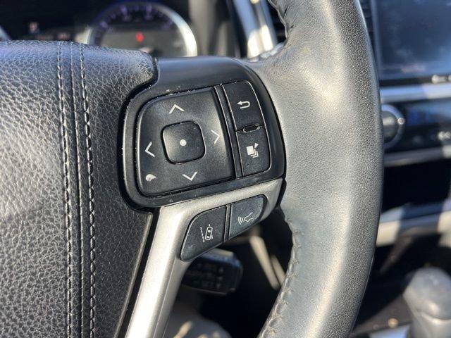 used 2018 Toyota Highlander car, priced at $25,777