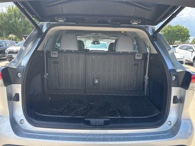 used 2023 Toyota Highlander Hybrid car, priced at $44,401
