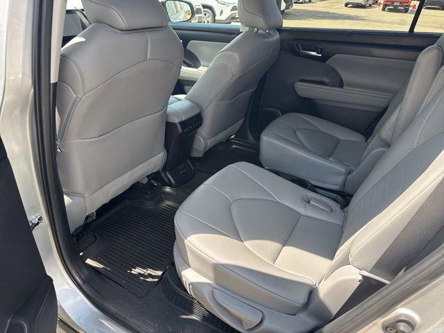 used 2023 Toyota Highlander Hybrid car, priced at $44,401