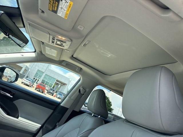 used 2023 Toyota Highlander Hybrid car, priced at $44,401