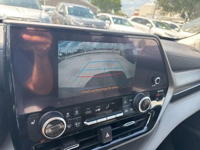 used 2023 Toyota Highlander Hybrid car, priced at $44,401