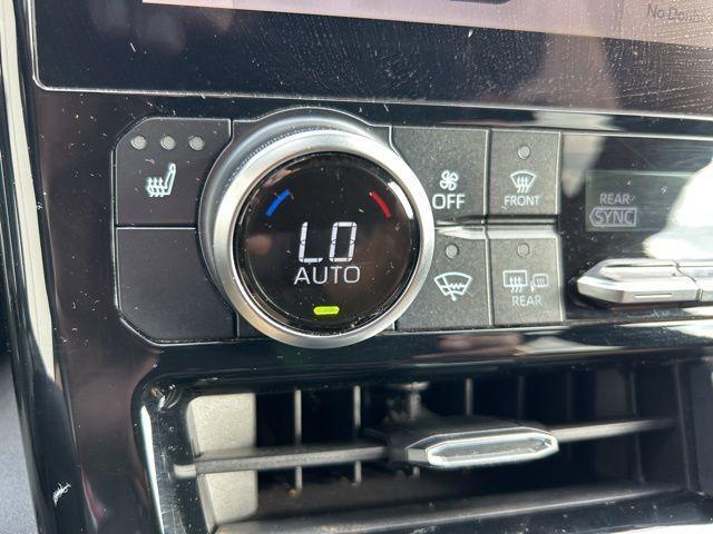 used 2023 Toyota Highlander car, priced at $42,579