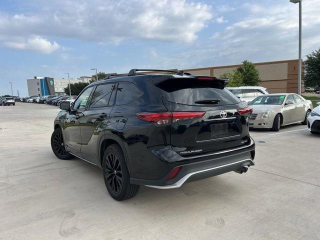 used 2023 Toyota Highlander car, priced at $42,579