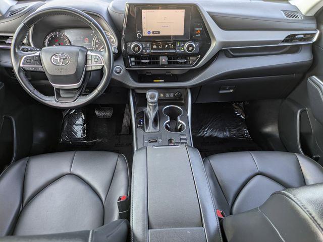 used 2023 Toyota Highlander car, priced at $37,124