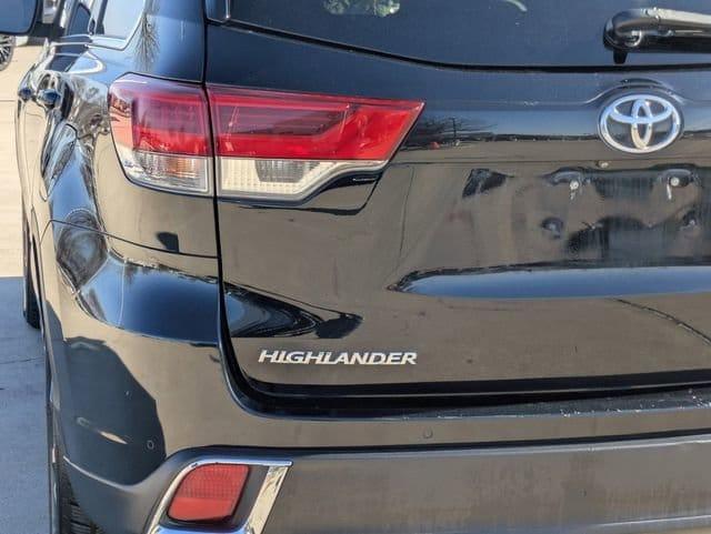 used 2018 Toyota Highlander car, priced at $27,481