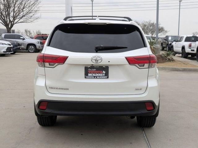 used 2018 Toyota Highlander car, priced at $23,171