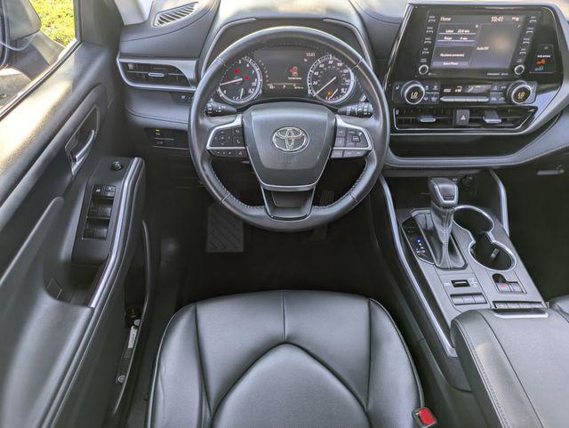 used 2022 Toyota Highlander car, priced at $37,573