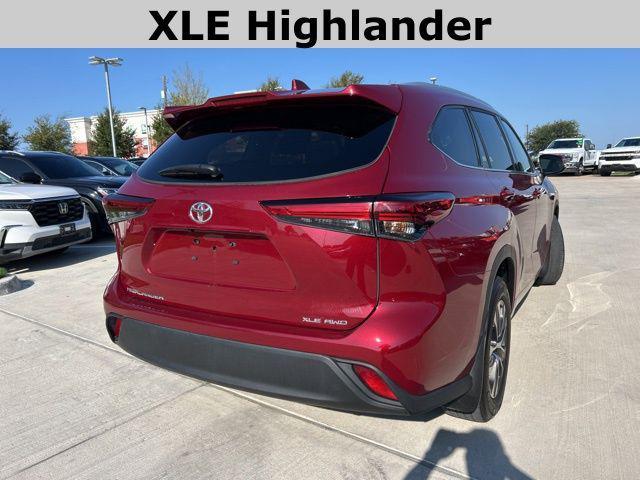 used 2022 Toyota Highlander car, priced at $37,986