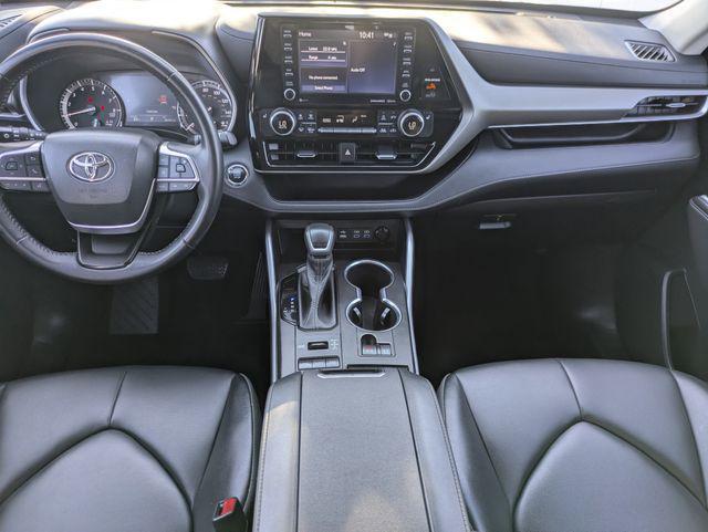used 2022 Toyota Highlander car, priced at $37,573