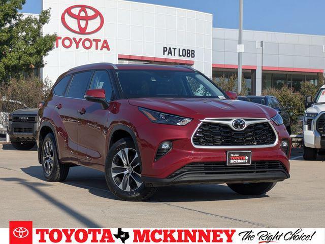 used 2022 Toyota Highlander car, priced at $37,573