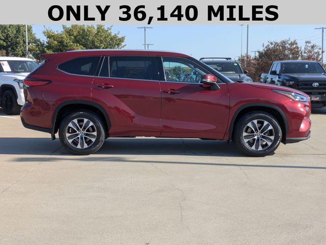 used 2022 Toyota Highlander car, priced at $37,573