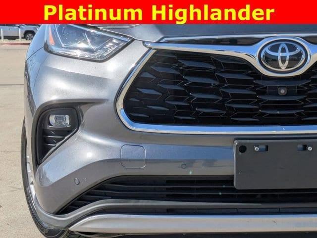 used 2021 Toyota Highlander car, priced at $37,721