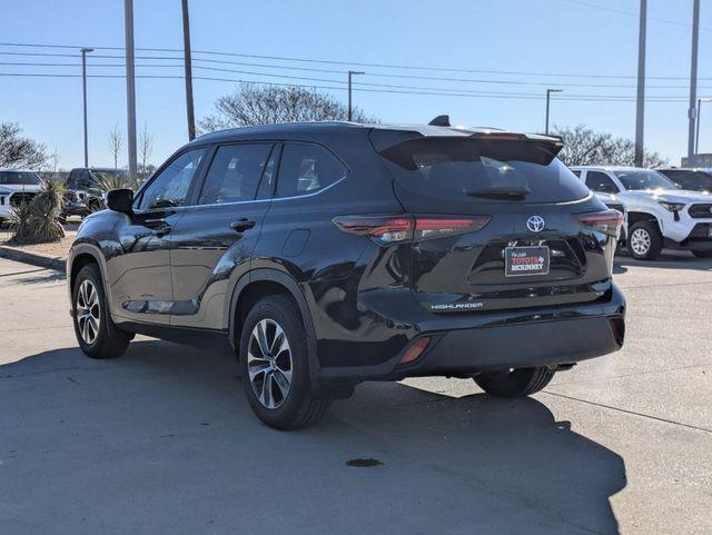 used 2024 Toyota Highlander car, priced at $39,144