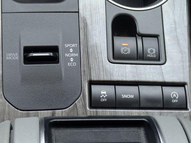 used 2021 Toyota Highlander car, priced at $34,696