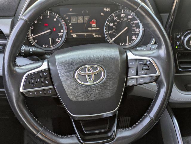 used 2021 Toyota Highlander car, priced at $34,696