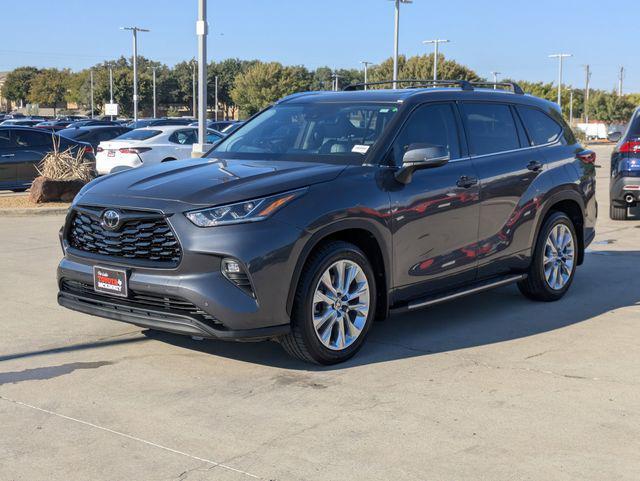 used 2021 Toyota Highlander car, priced at $34,696