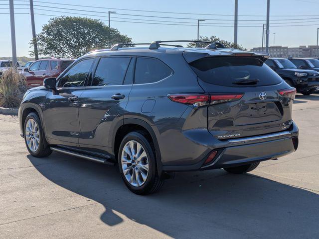 used 2021 Toyota Highlander car, priced at $34,696